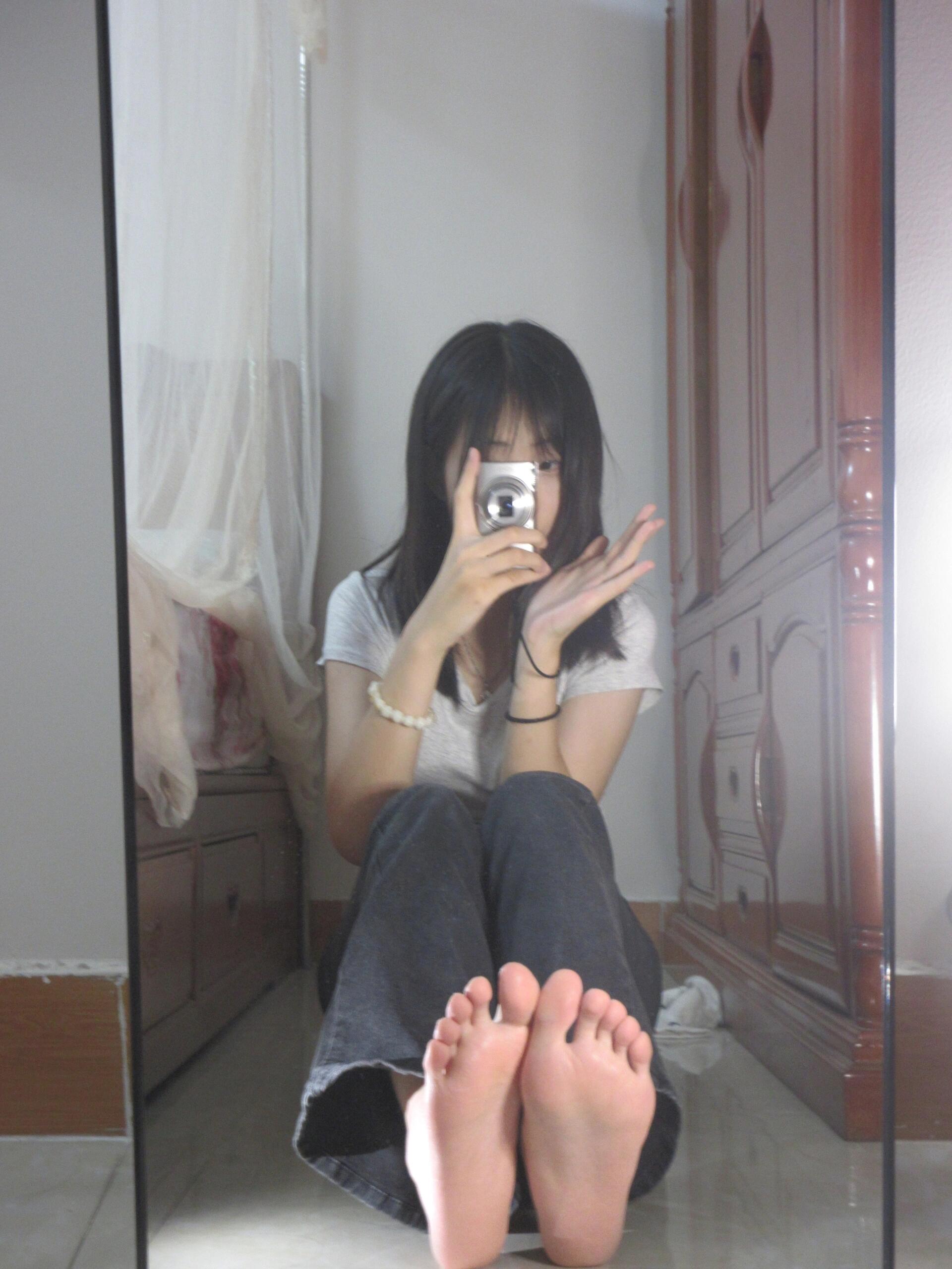 jio自拍臭美-jio独家脚模（图/视）星球-美女圈（图集/视频）-摄莓图
